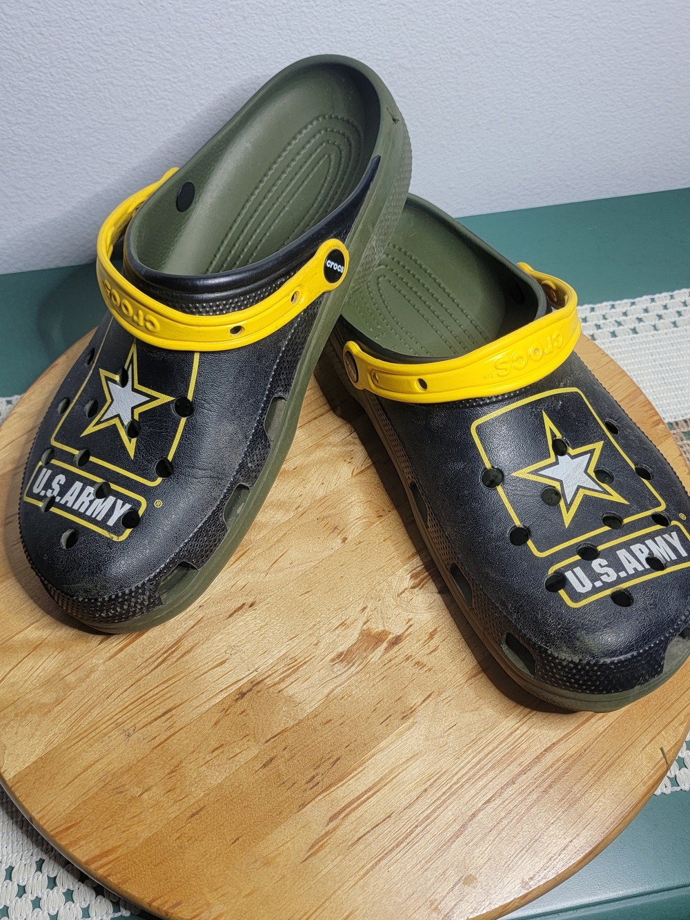 Us ARMY classic cligs Crocs Sz 12